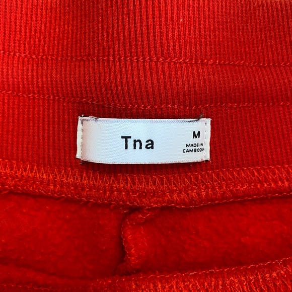 Red sweat shorts! TNA - Picture 4 of 4